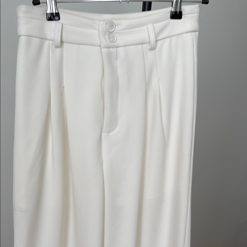 Elegant White Pleated Trousers